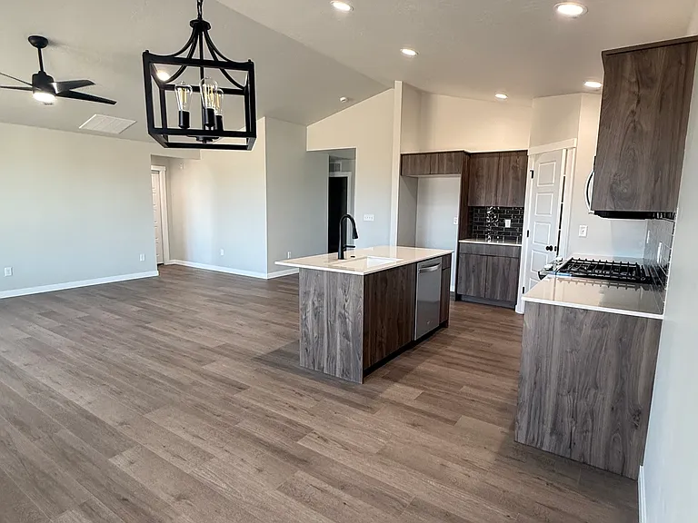 2215 S Border Way — Photo 12
