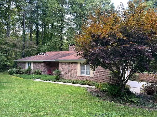 202 Thomas Rd