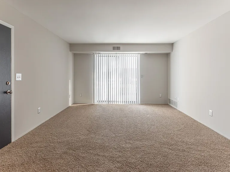 Farmington View Apartments - Farmington Hills, MI — Photo 11