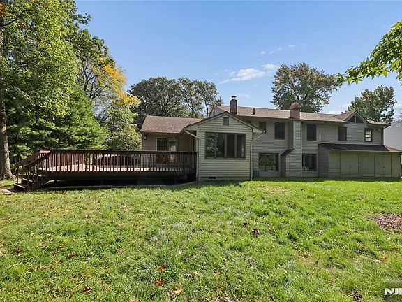 3rd image of 612 Floyd Street