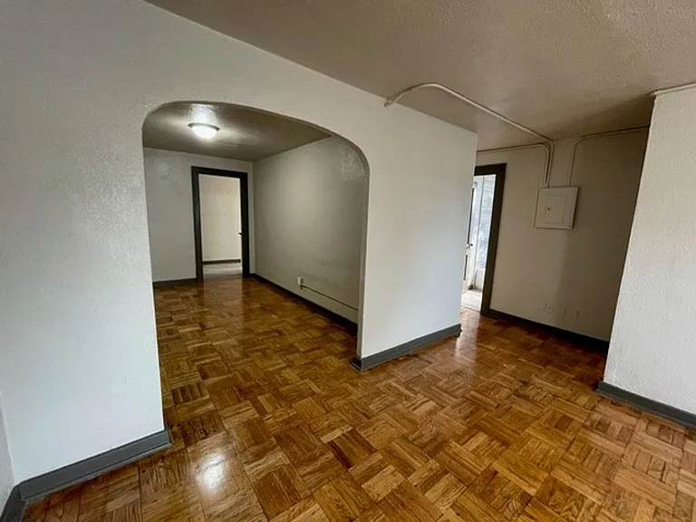 1626 D Street Apartments — Photo 38