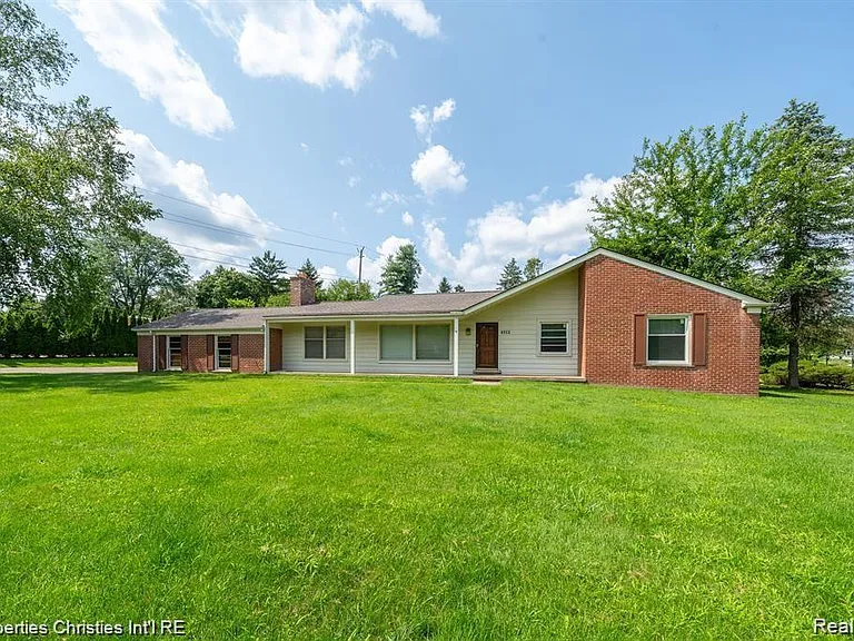 4912 S Clunbury Rd — Photo 2