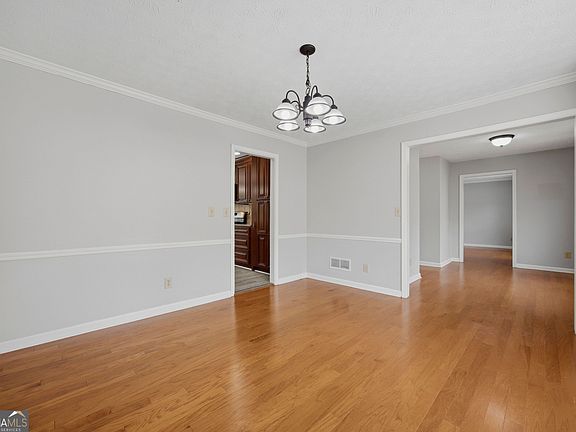 3rd image of 11195 Surrey Park Trl