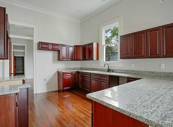 3rd image of 1620 Painters St