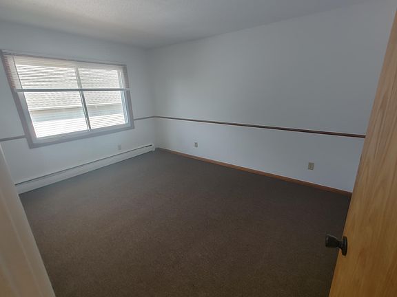 2nd image of 3132 Pleasant Ave #302