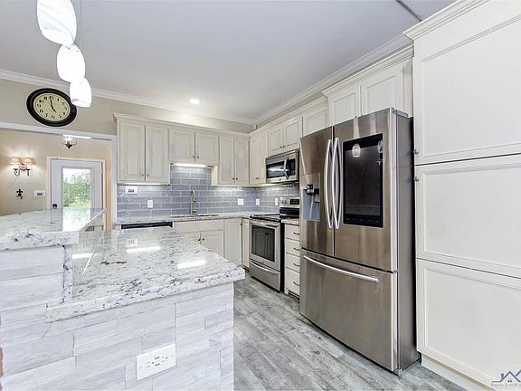 5th image of 3031 Barrow St APT 26