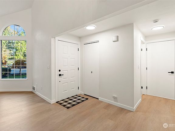 3rd image of 15612 90th Avenue Ct E