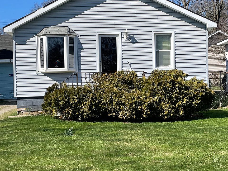 1st image of 2740 Chrysler Ave