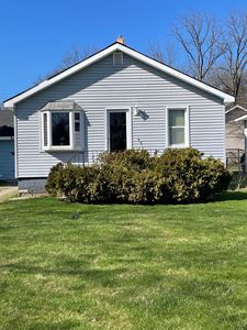 2740 Chrysler Ave, Waterford, MI, 48328
