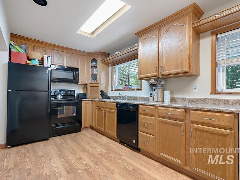 1015 E Park St — Photo 11