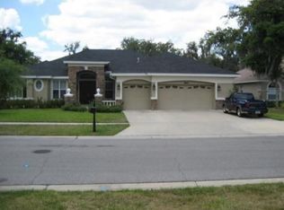 5009 Tari Stream Way, Brandon, FL 33511