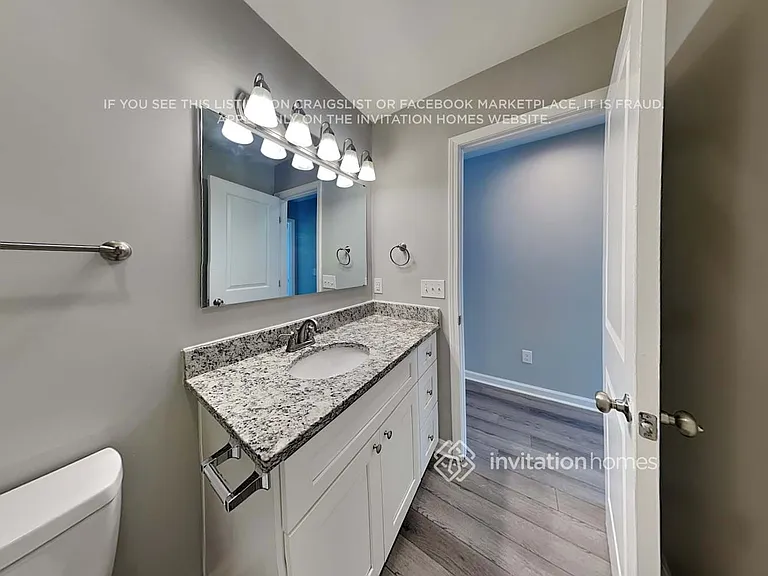 1125 Roberts St — Photo 16