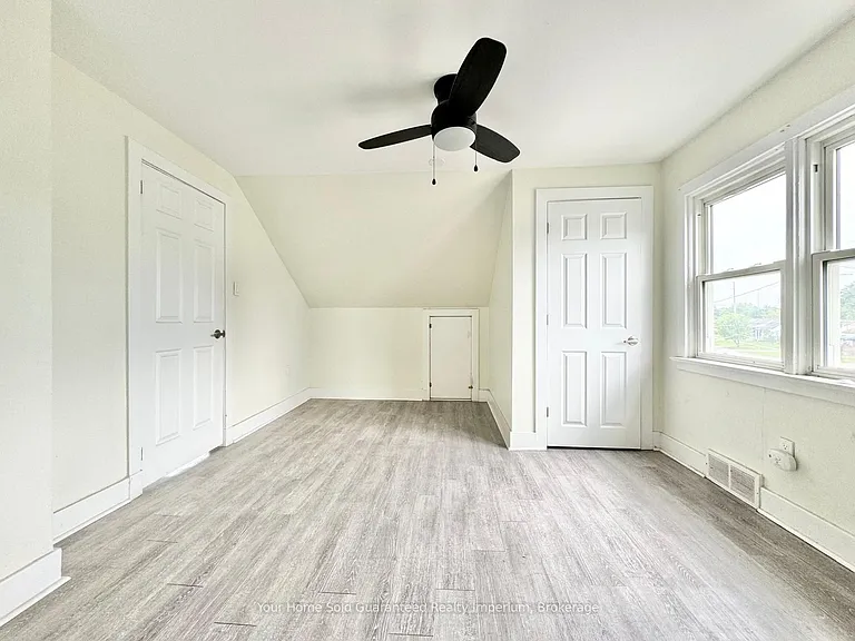 232 Grantham Ave #UPPER — Photo 4