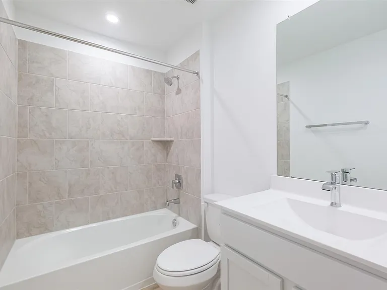 31718 Hallington Hill Ln — Photo 16