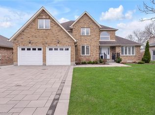 579 Paradise Cres, Waterloo, ON N2T 2J7