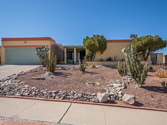 2nd image of 2311 N Camino Mateo