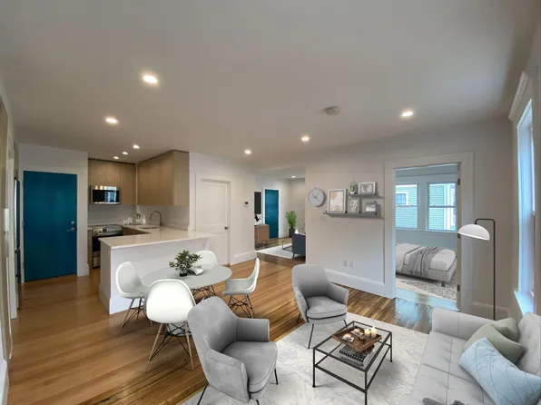 3 Ropes St #2, Salem, MA 01970