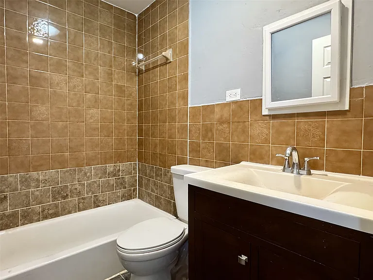 6006 Worth St #2 — Photo 9