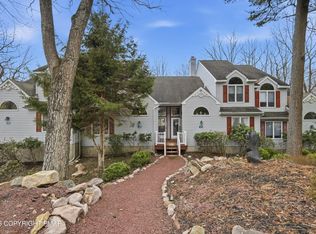 136 Laurelwood Dr, Lake Harmony, PA