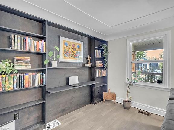 5th image of 16 Wexford Ave N