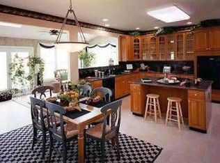 4 Briar Creek Dr, Hawthorn Woods, IL 60047