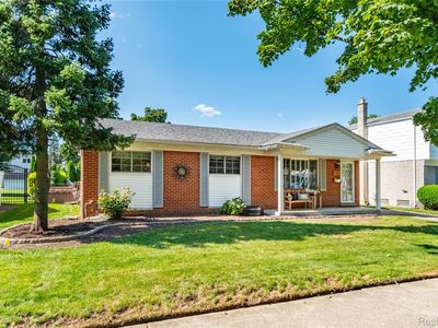 11393 Cedar Ln, Plymouth, MI, 48170