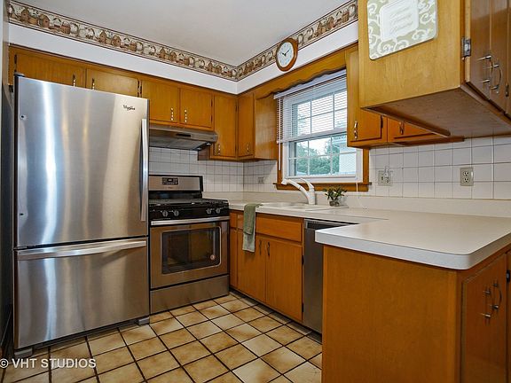 4th image of 2467 Eisenhower Dr