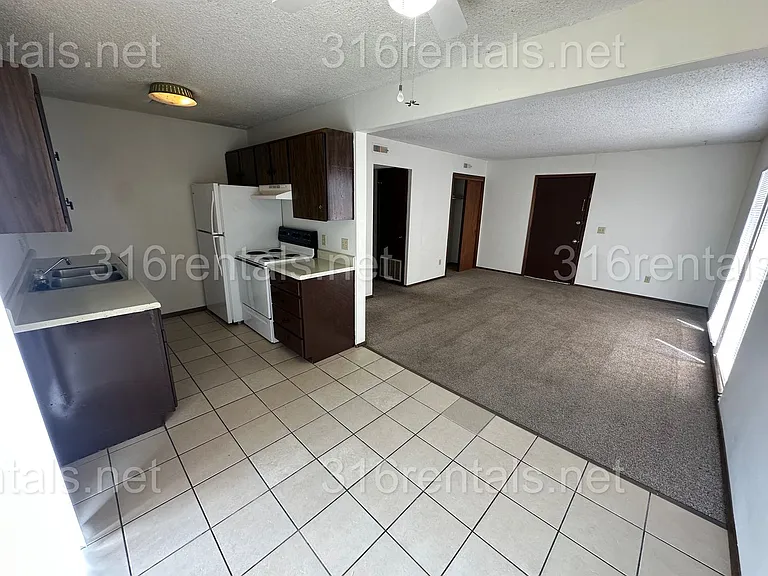 351 E Marion Ct — Photo 1