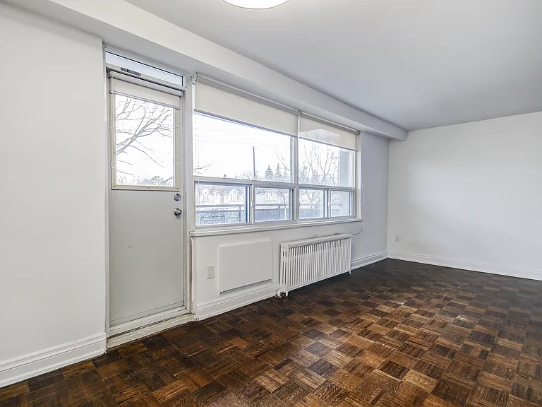 1833 Bayview Ave — Photo 10