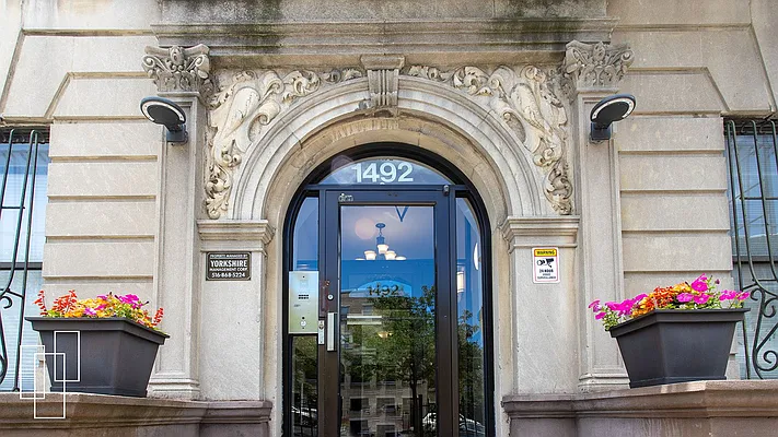 Sold by Garfield Realty  | media 22