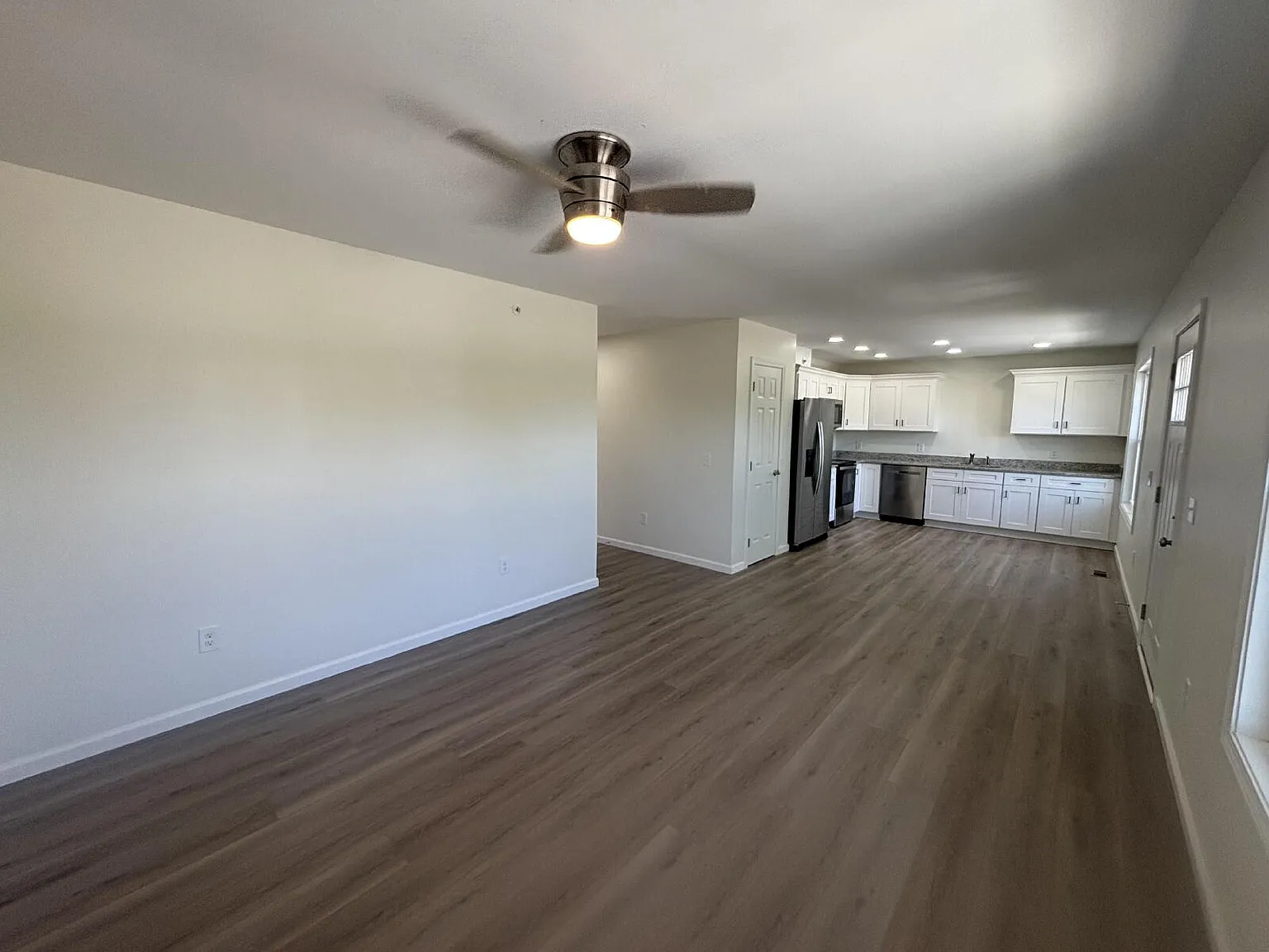 2 bed, 2.0 bath, 992 sqft, $1,299 — Photo 3