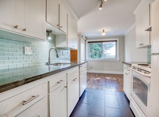 1717 N 35th St #305, Seattle, WA 98103