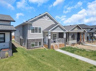9 SE Ian Way, Sylvan Lake, AB T4S0T6