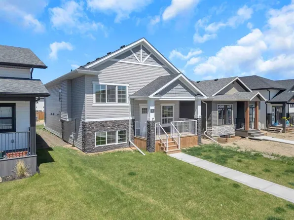 9 SE Ian Way, Sylvan Lake, AB T4S 0T6