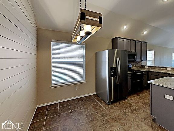 3rd image of 15472 Yarberry Dr