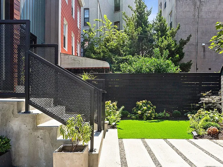 117 Underhill Ave — Photo 15