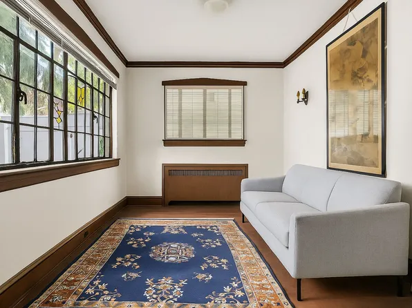 176-15 Croydon Road image 1 of 7