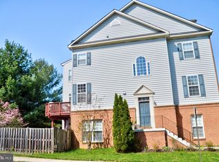 12601 Buckleys Gate Dr, Fairfax, VA 22030