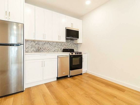 2nd image of 428 E 14th St #2AA
