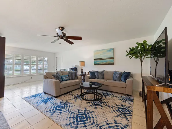 355 Main Boulevard #B, Boynton Beach, FL 33435