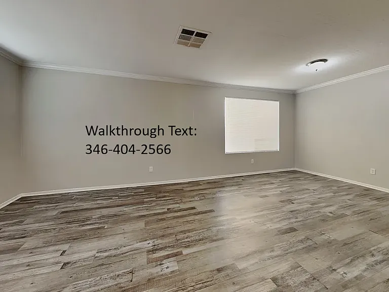 7230 W Townley Ave — Photo 1