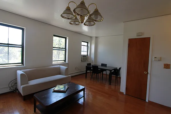 Rented by H.P. Greenfield Real Estate | media 6