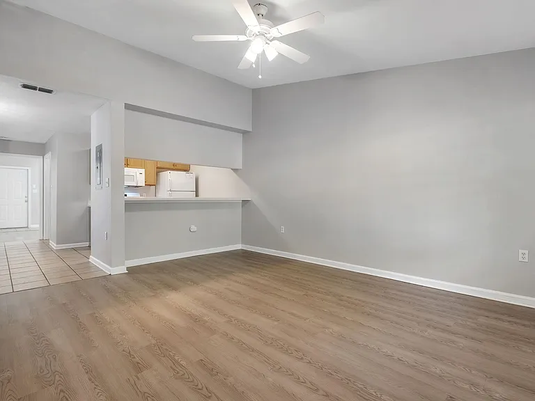 2738 W Tharpe St #404 — Photo 6