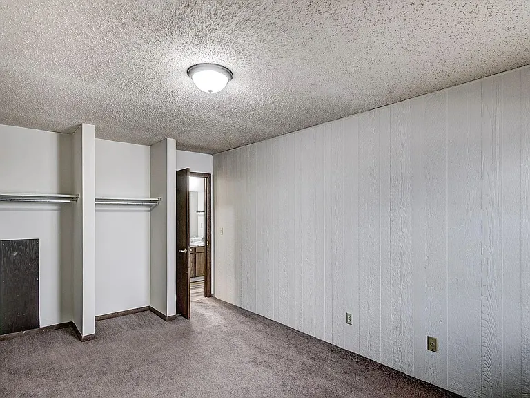 1153 Imperial Cir — Photo 19