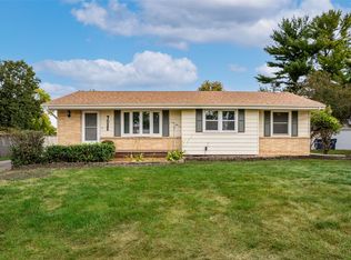 7025 Twana Dr, Urbandale, IA 50322