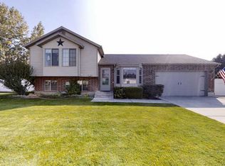 1027 W 1600 N, Harrisville, UT 84404