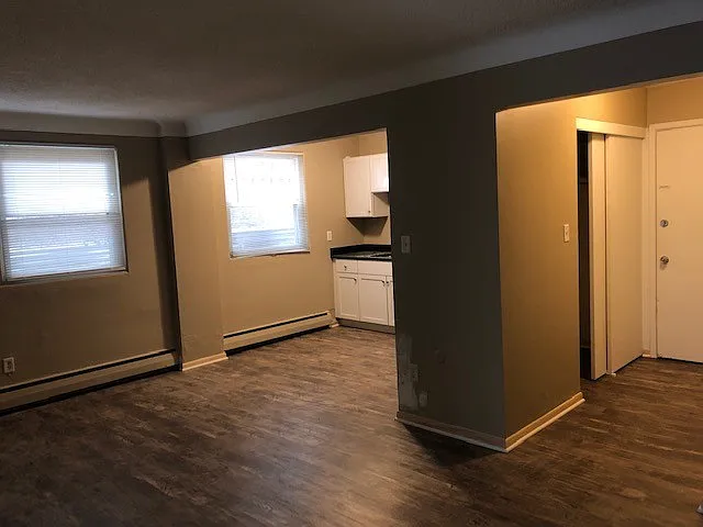 594 Lawson Ave West — Photo 5