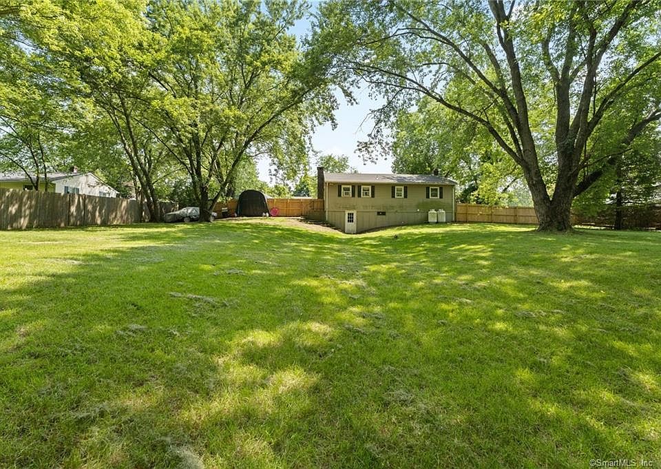 16 Beatrice Ave Danielson, CT, 06239 Apartments for Rent Zillow