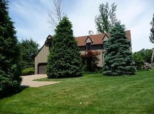 105 Sugar Camp Rd, Venetia, PA 15367