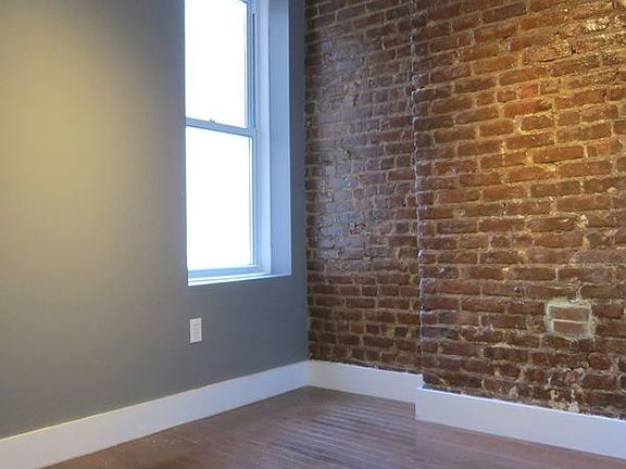 5th image of 864 Hart St #2REW